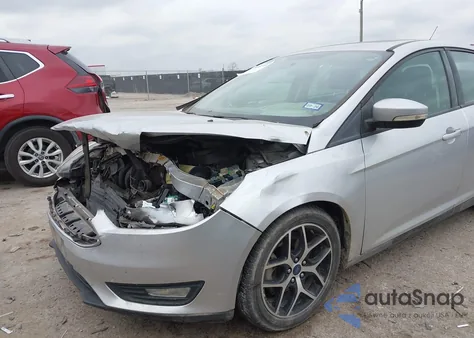 2017 Ford Focus Sel z USA, uszkodzony, nr VIN 1FADP3M28HL332519